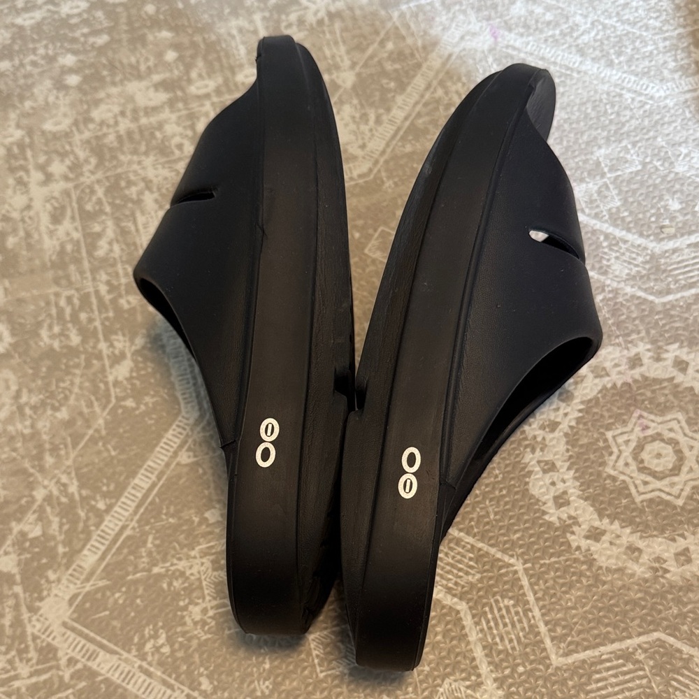 WornOnce/  Black Slip-On Foam Slide Sandals - Picture 5 of 5
